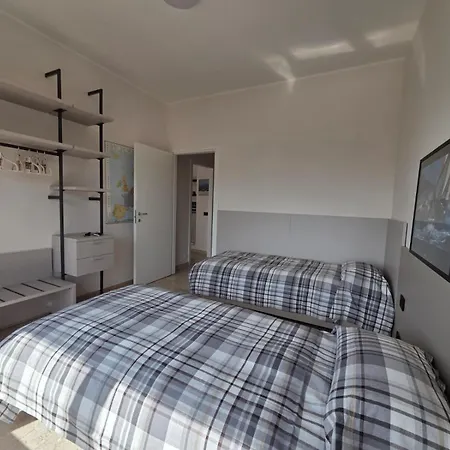 Apartment Al Porto Intra